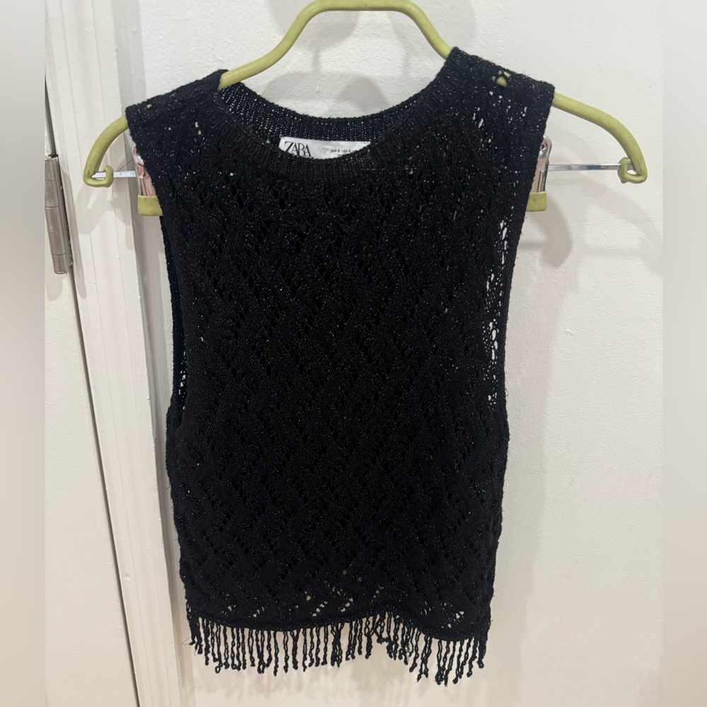 Zara Black Textured Fringe Tank Top